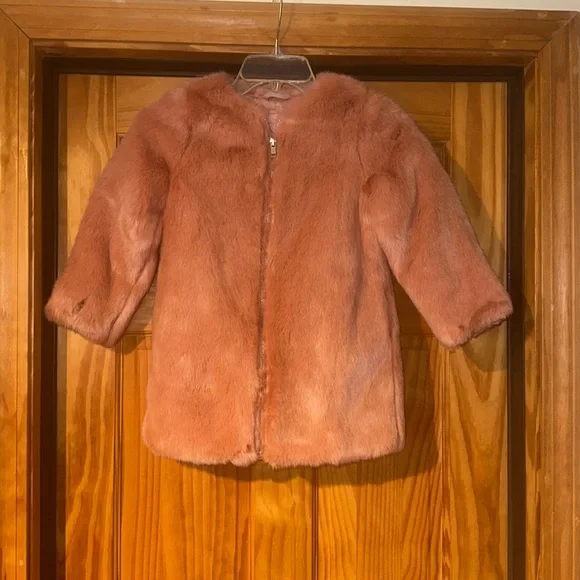 Girls fur coat - Picture 1 of 3